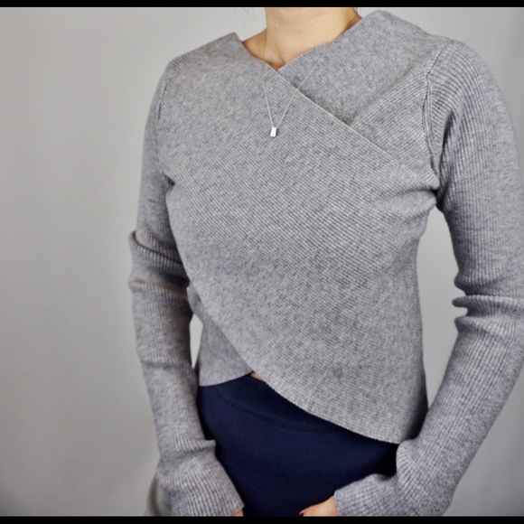 Cropped Ribbed Knit Top - Picture 2 of 7